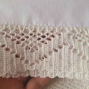 Pair Of Vintage Dan River White Muslin No Iron White Crochet Edge Pillowcases